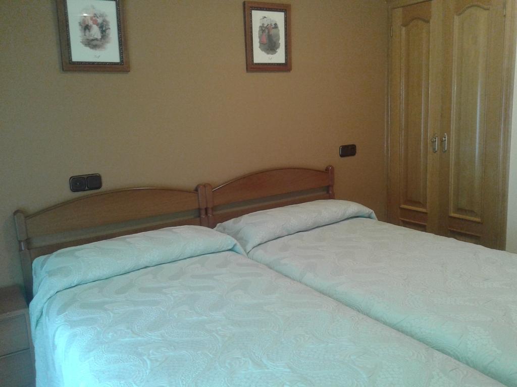 Hostal Les Bedules Oseja de Sajambre Room photo