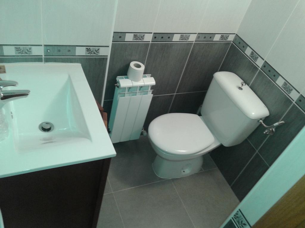 Hostal Les Bedules Oseja de Sajambre Room photo